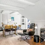 Lilo - 1km From The Sea By Interhome