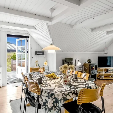 Lilo - 1km From The Sea In Western Jutland By Interhome Blåvand