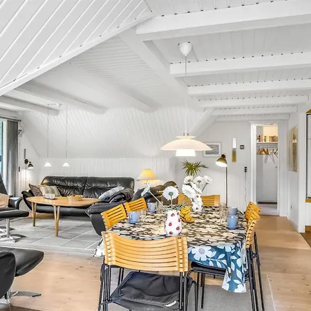 Lilo - 1km From The Sea By Interhome *